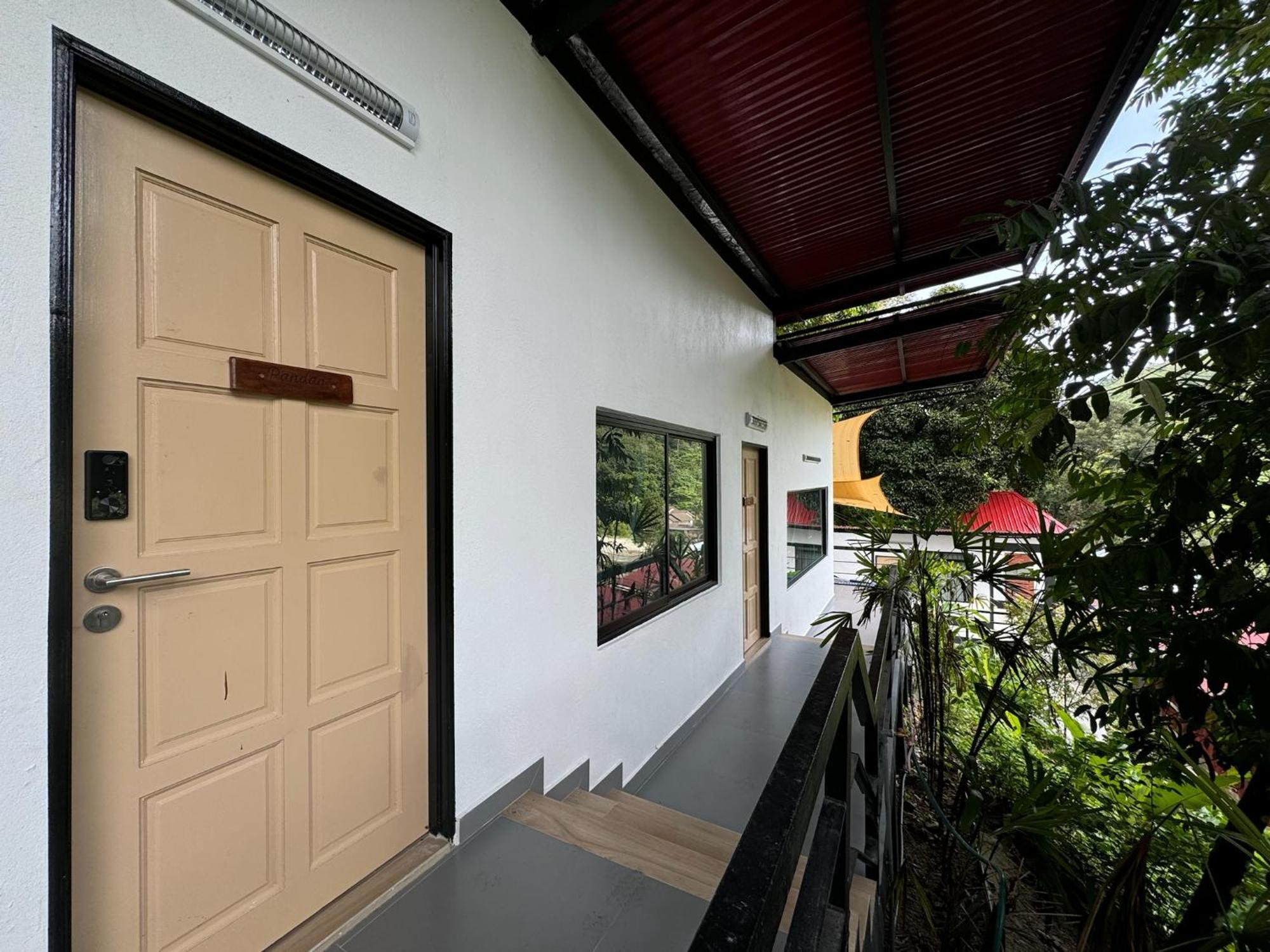 Hillside Red Cabin Hotel Kuala Lumpur Exterior photo